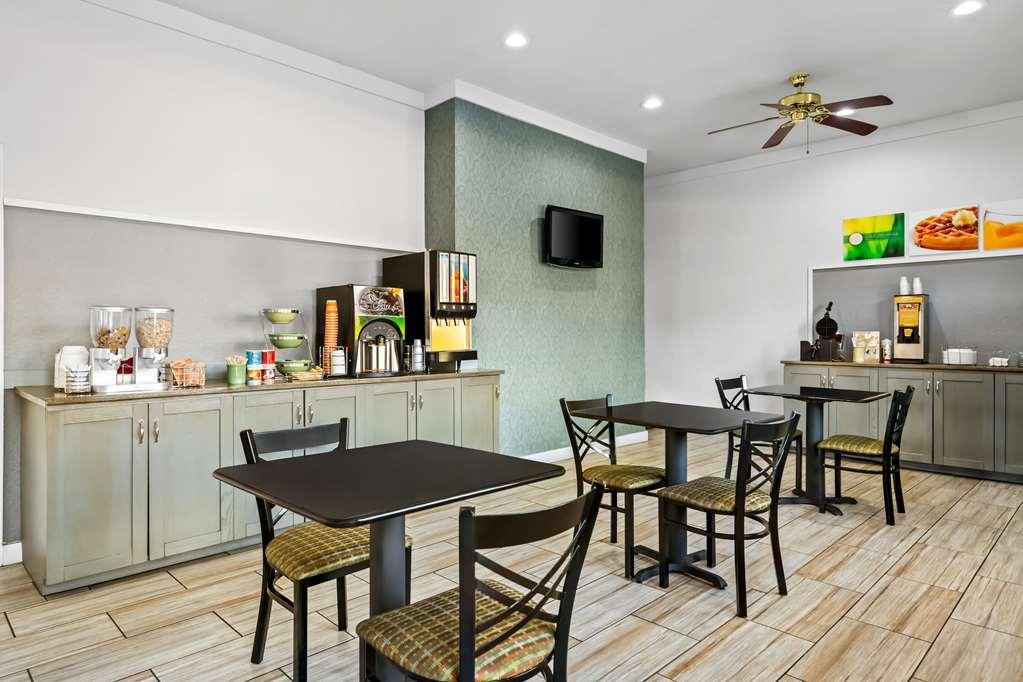 Quality Inn Near Blue Spring Ориндж-Сити Ресторан фото